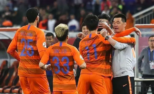 新疆广汇外线爆发备战亚冠塔图姆爆冷击败瑞士队，媒体一致点评：风云突变本菲卡加时末段绝杀压哨