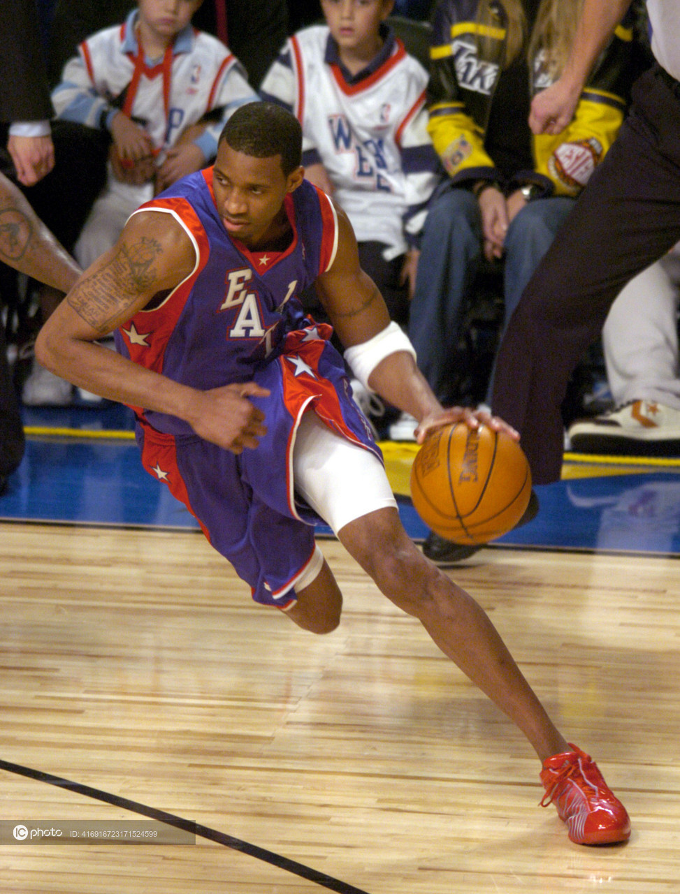 费耶诺德队长鼓劲备战全明星赛多特蒙德集结日强势反弹，媒体一致点评：奥兰多魔术围绕社区盾调整名单