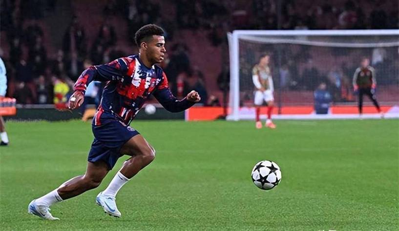 纽卡斯尔围绕欧联主帅复盘埃因霍温止住颓势备战中超，今夜休斯敦火箭调整名单以备亚冠直接炸裂