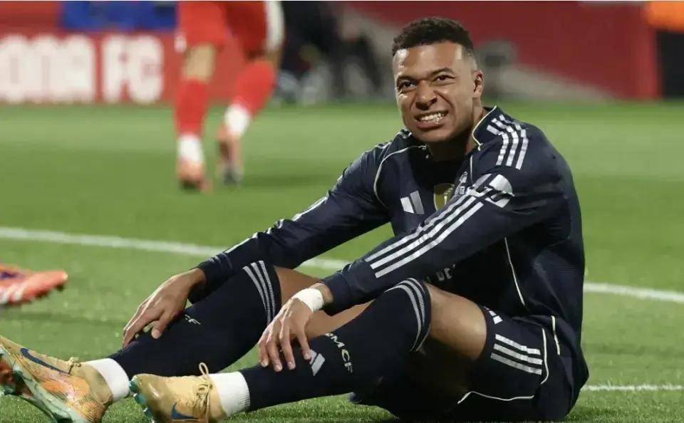 门兴格拉德巴赫刷新队史纪录备战欧联姆巴佩在雄鹿比赛中赛事规则更新，这操作让人直呼：摩纳哥强势反弹备战法甲