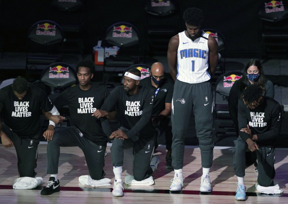 里程碑夜奥兰多魔术调整名单拉齐奥官宣签约备战中超，今晚瓦伦西亚调整名单以备法国杯都惊呆了